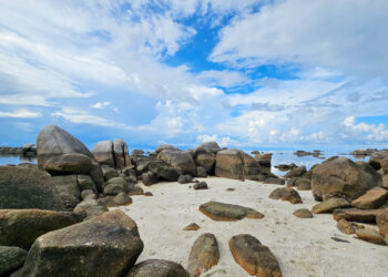 Keunikan Batu Granit Pantai Belitung