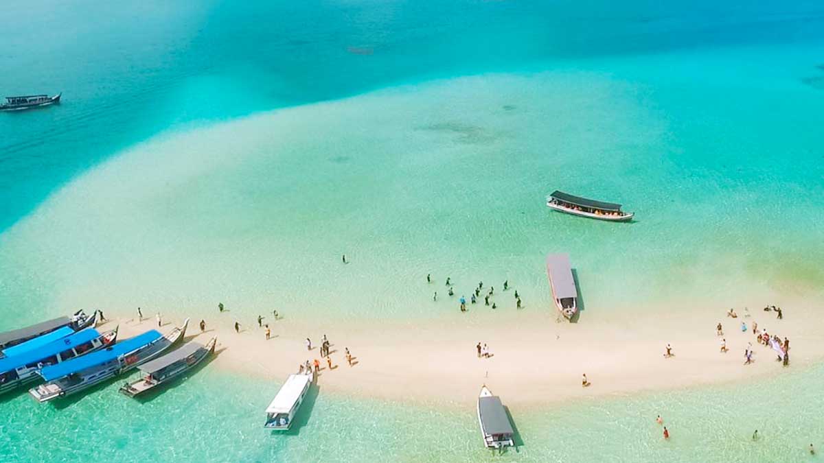 Pesona Pulau Pasir Belitung