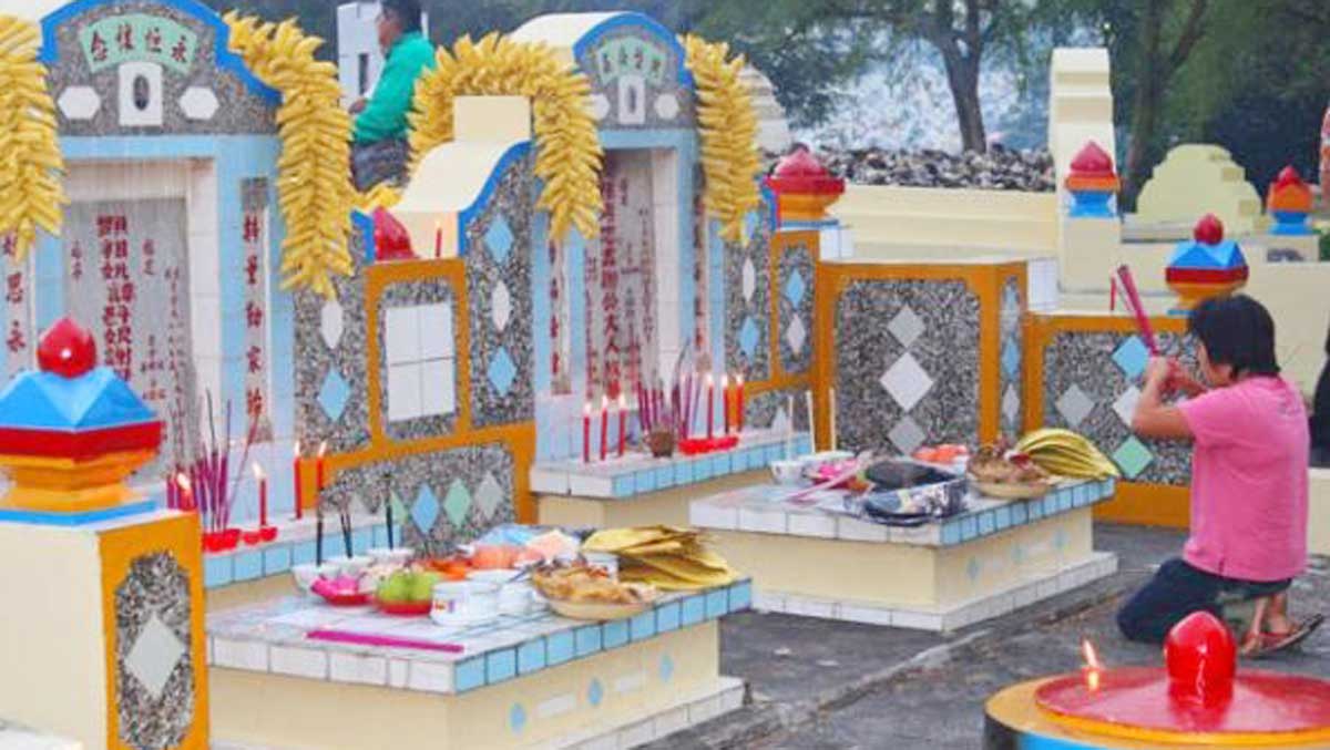 Sembahyang rebut atau Cheng Beng Babel