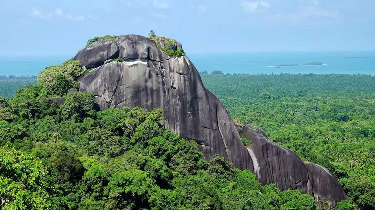 batu baginda belitung