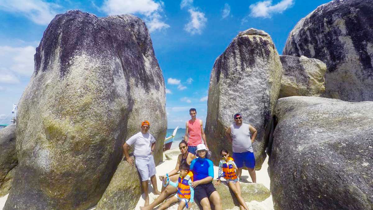 Pantai Batu Berlayar Belitung