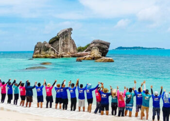rekomendasi hotel belitung view pantai