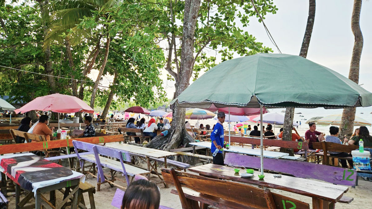 Warung Tanjung Tinggi Belitung