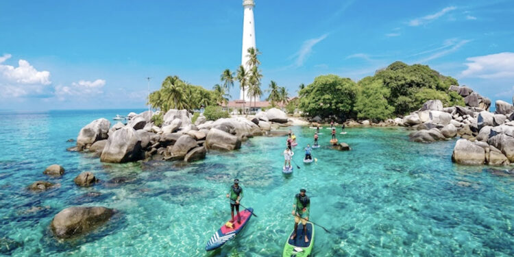 wisata belitung pulau lengkuas island hopping
