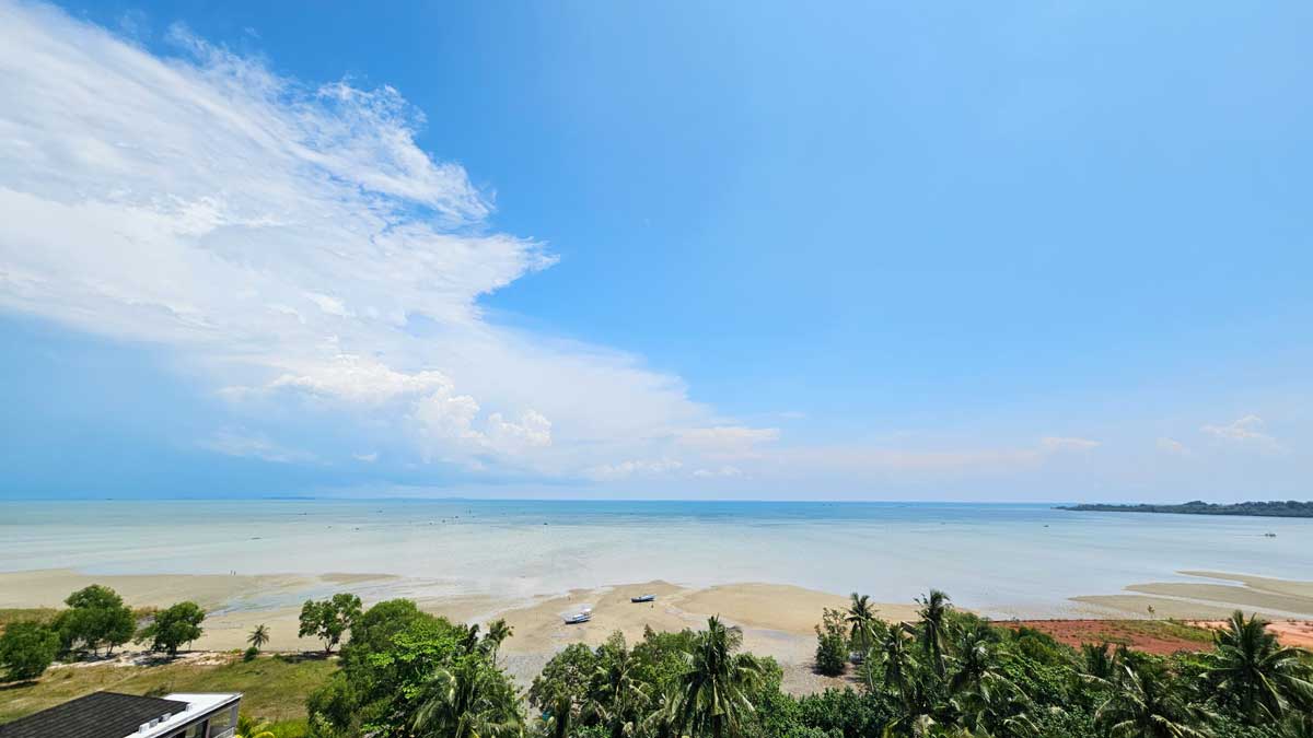 view rooftop La Lucia Belitung